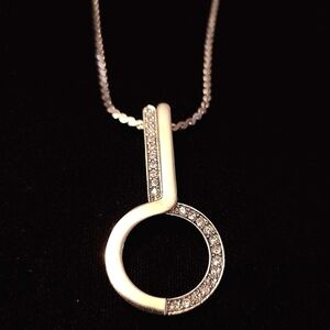 💞💗 SARAH COVENTRY Vintage Gold Toned Key Shaped Necklace With Gemstone Accents